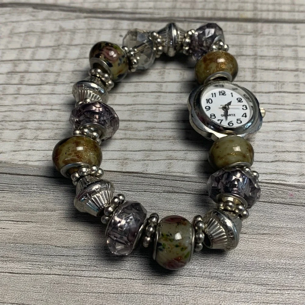 Vintage Style Beaded Stretch Watch Silver Tone Flower Case Quartz 6 Inch 3442